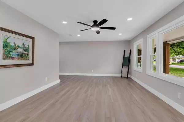 5437 Odom Avenue, Fort Worth, TX 76114