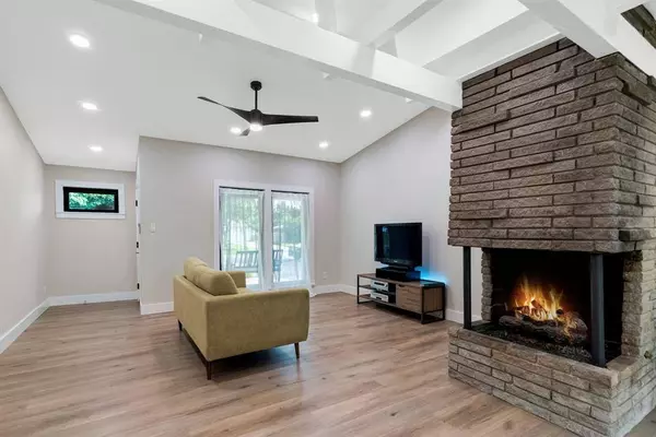 405 Martin Lane, Euless, TX 76040