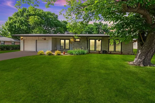 405 Martin Lane, Euless, TX 76040