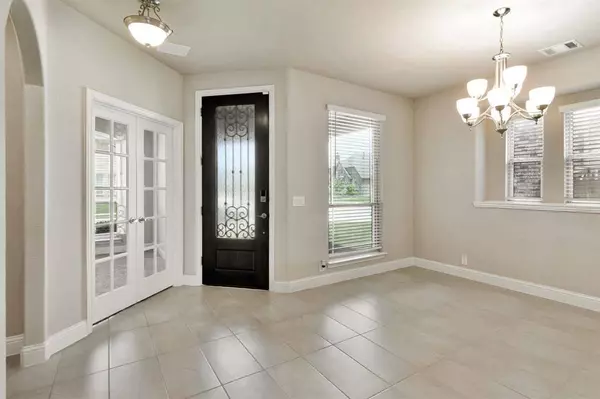 11516 Colonial Trace Road, Fort Worth, TX 76244