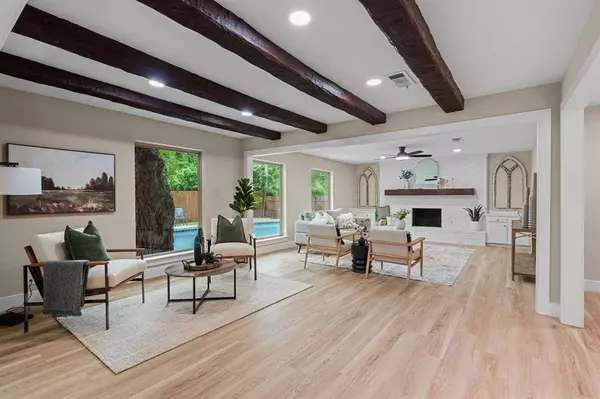 532 Holder Drive, Hurst, TX 76053