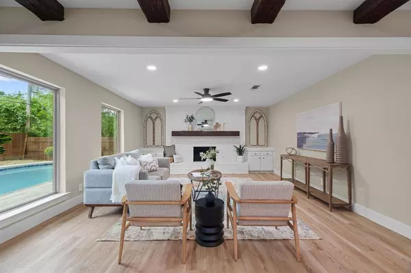 532 Holder Drive, Hurst, TX 76053