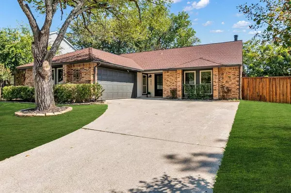 2602 Kayli Lane, Euless, TX 76039