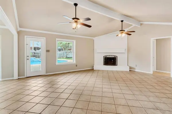5501 Wood View Street, North Richland Hills, TX 76180