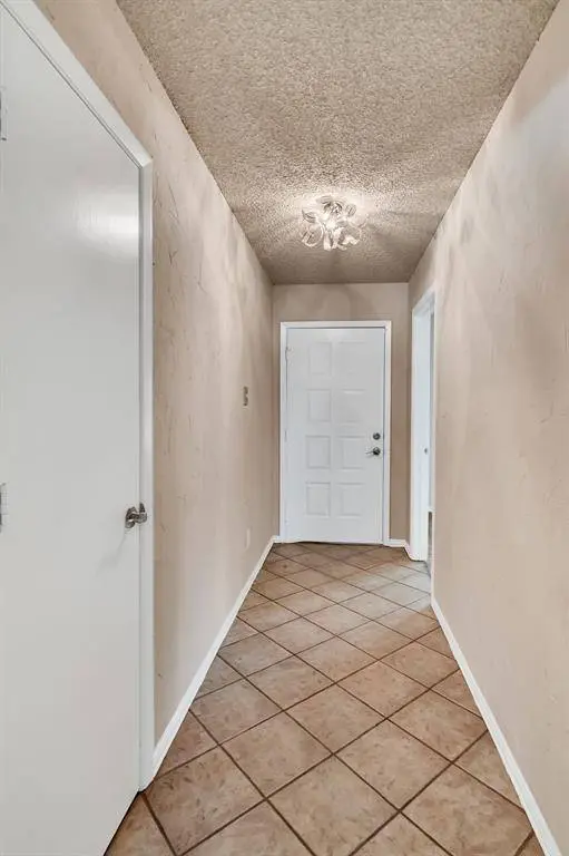 5501 Wood View Street, North Richland Hills, TX 76180