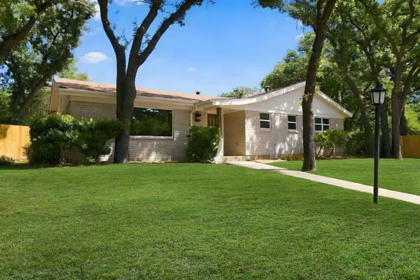 508 Oak Park Drive, Hurst, TX 76053