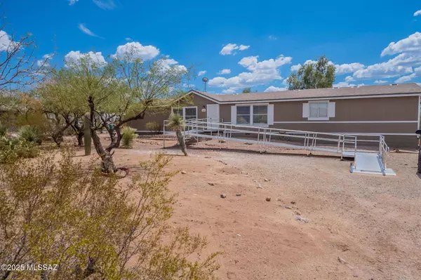 13520 E Crazy Horse Trail, Vail, AZ 85641