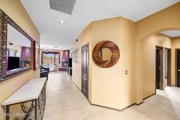 410 N Arcon CourtE, Tucson, AZ 85748