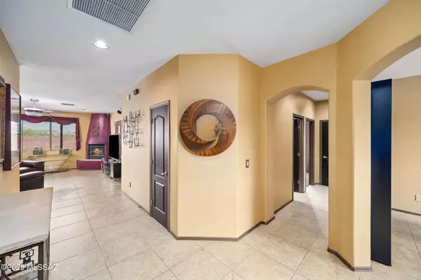 410 N Arcon CourtE, Tucson, AZ 85748