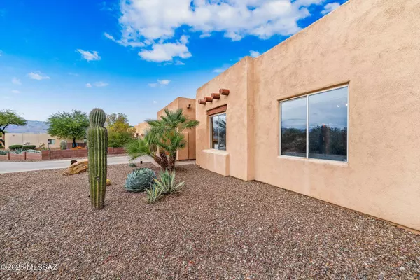 410 N Arcon CourtE, Tucson, AZ 85748