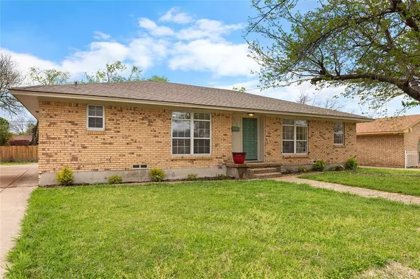 613 Bradfield Drive, Garland, TX 75042
