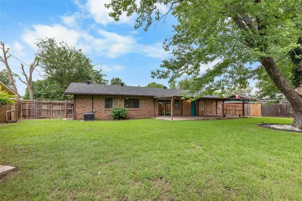 3209 N Calais Street, Sherman, TX 75090