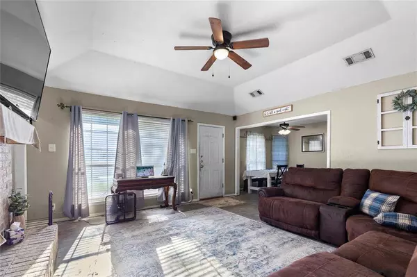 746 S Valentine Drive, Sherman, TX 75090