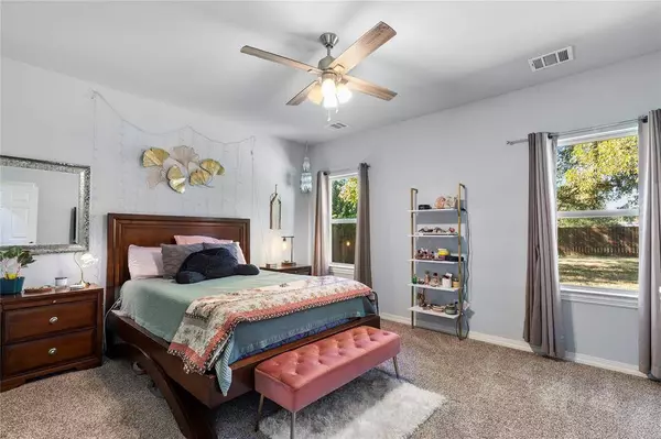 810 N Walnut Street, Sherman, TX 75090