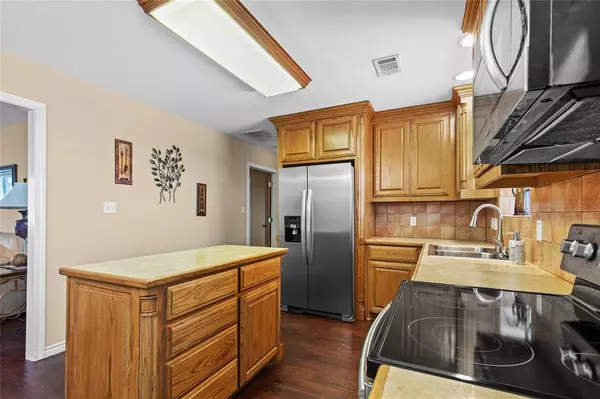 3706 Heatherwood Lane, Sherman, TX 75090