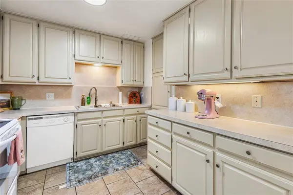 1002 W Washington Street, Sherman, TX 75092