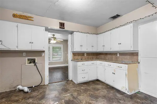 1211 N Harrison Avenue, Sherman, TX 75090