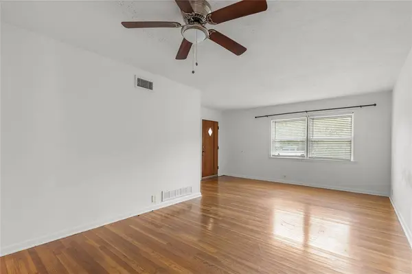 1015 W Sycamore Street, Sherman, TX 75092