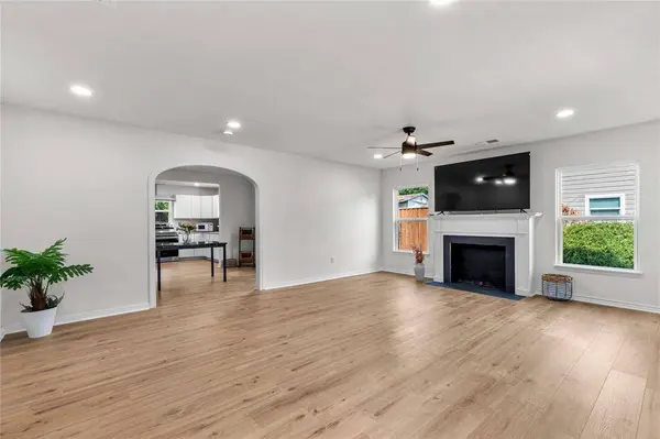1402 N Brents Avenue, Sherman, TX 75090
