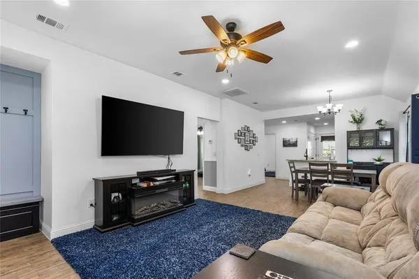 1031 W Gandy Street, Denison, TX 75020