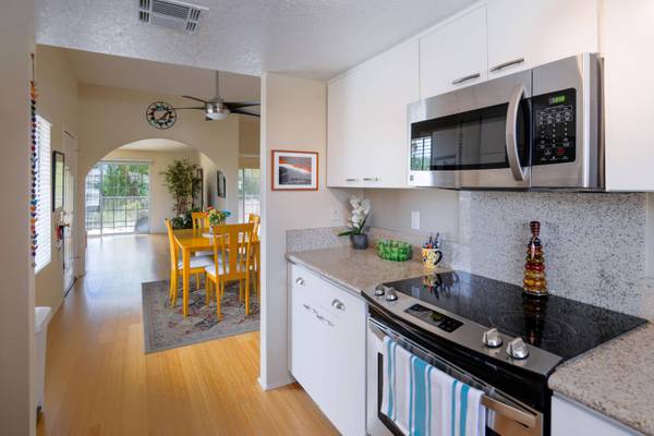 2001 E Camino Parocela #L82, Palm Springs, CA 92264