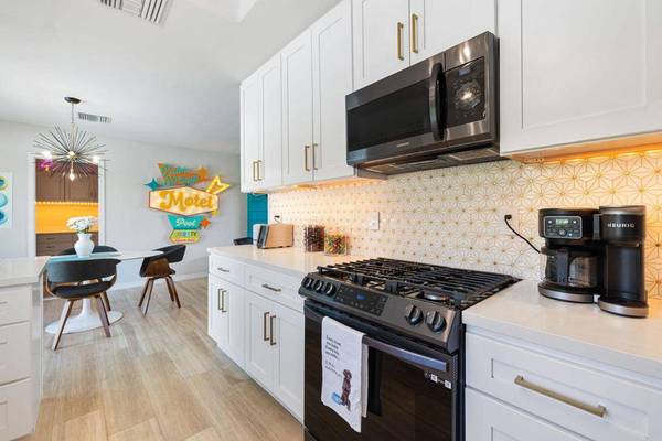 2227 Paseo Roseta, Palm Springs, CA 92262