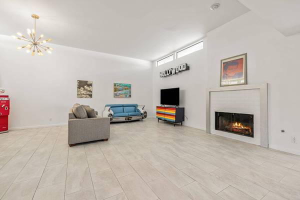 1541 S Cerritos DR, Palm Springs, CA 92264