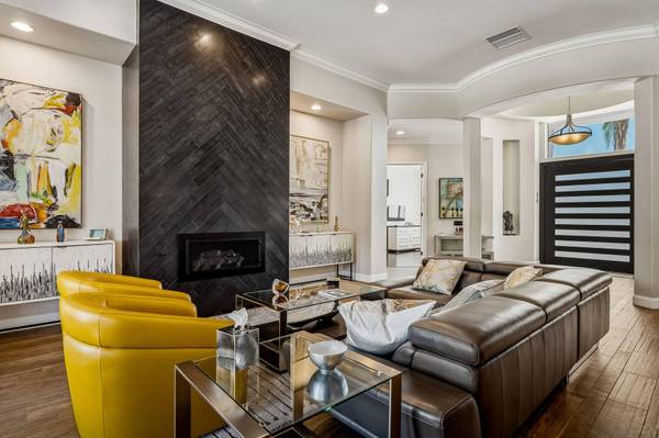 42 Abby RD, Rancho Mirage, CA 92270