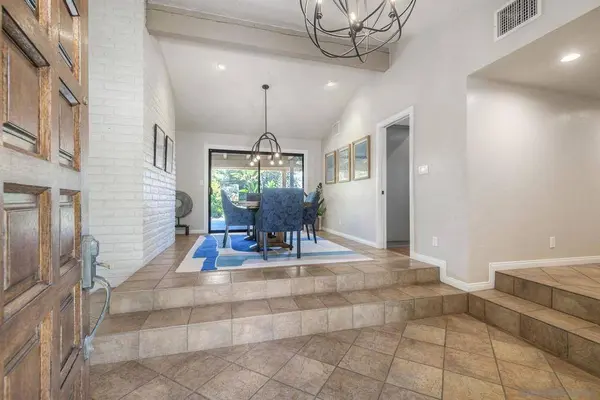 Escondido, CA 92025