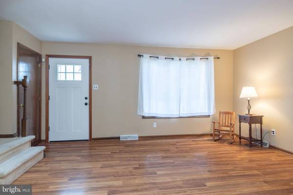 4858 HOGAN DR, Wilmington, DE 19808