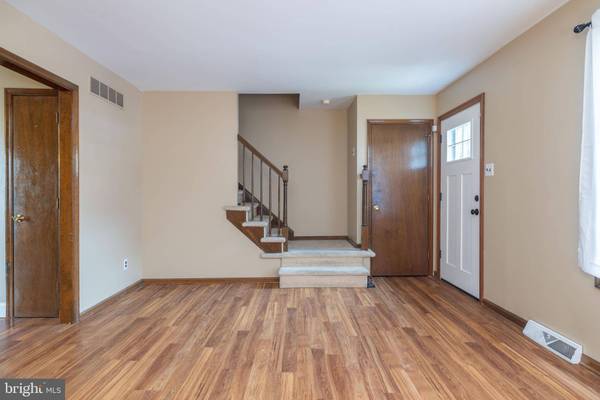 4858 HOGAN DR, Wilmington, DE 19808