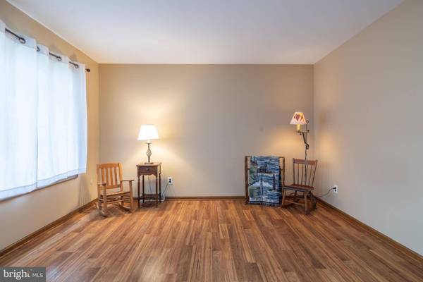 4858 HOGAN DR, Wilmington, DE 19808