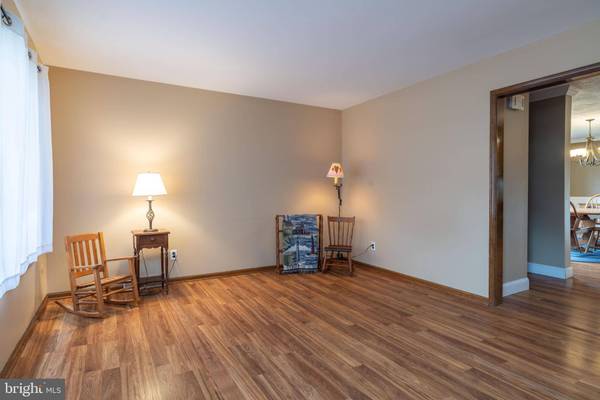 4858 HOGAN DR, Wilmington, DE 19808