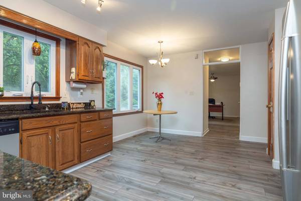 206 BARBERRY DR, Wilmington, DE 19808