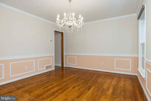 206 BARBERRY DR, Wilmington, DE 19808