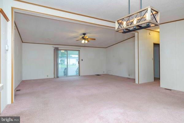 206 PERSIMMON CIR, Dover, DE 19901