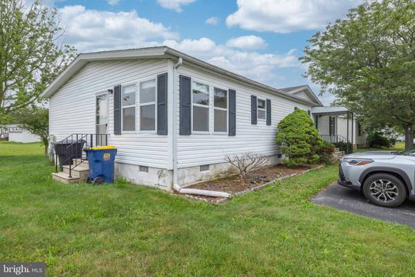 206 PERSIMMON CIR, Dover, DE 19901