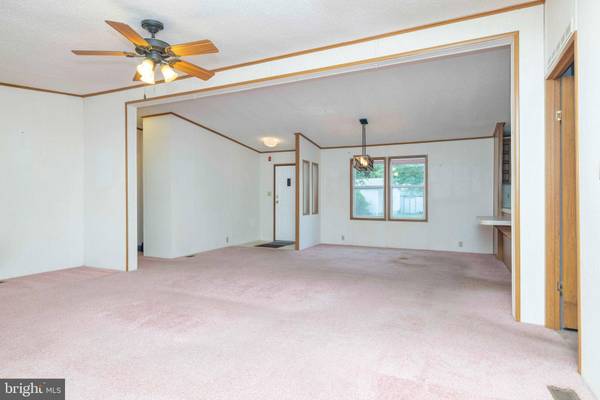 206 PERSIMMON CIR, Dover, DE 19901