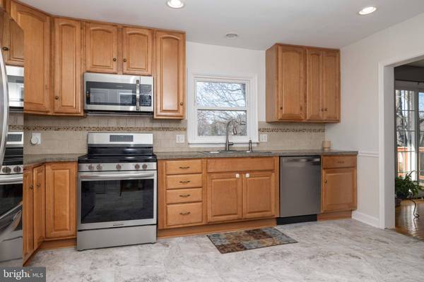 2815 FAWKES DR, Wilmington, DE 19808