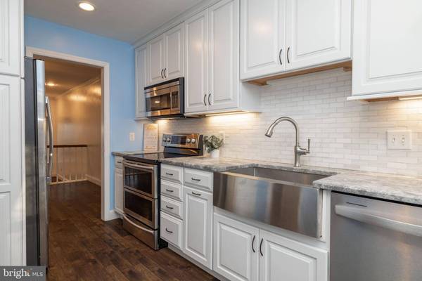 311 STONEHAM DR, Hockessin, DE 19707