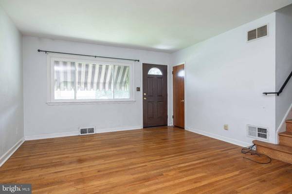 2615 E ROBINO DR, Wilmington, DE 19808