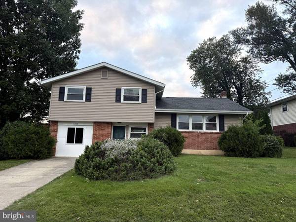 1215 IPSWICH DR
