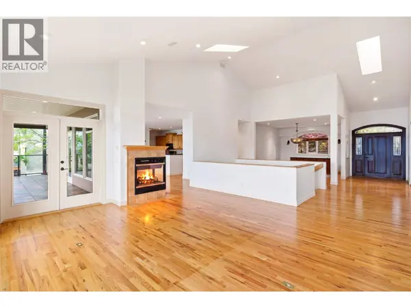 448 Viewcrest Road, Kelowna, BC V1W4K1
