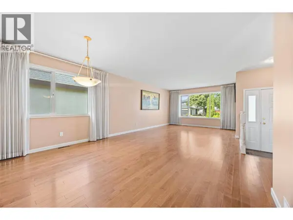 884 Mission Springs Crescent, Kelowna, BC V1W3L9