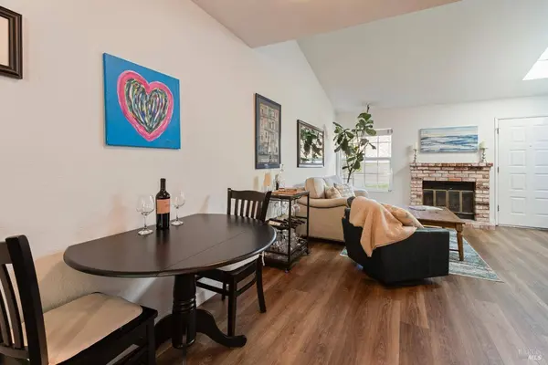 343 W Thomson AVE, Sonoma, CA 95476