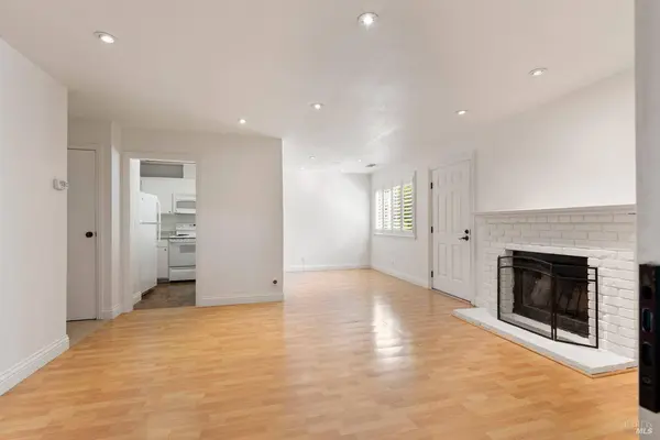 771 W Spain ST, Sonoma, CA 95476