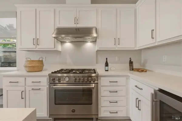 871 4th ST W, Sonoma, CA 95476