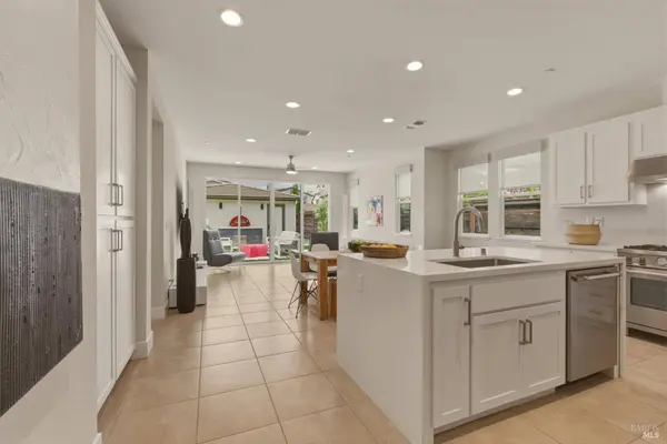871 4th ST W, Sonoma, CA 95476