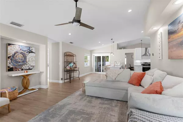 9693 58TH ST N, Pinellas Park, FL 33782