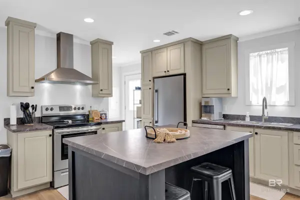 16707 Ft Morgan Road, Gulf Shores, AL 36542